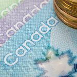 Паническата разпродажба може да отведе CAD до нови дъна